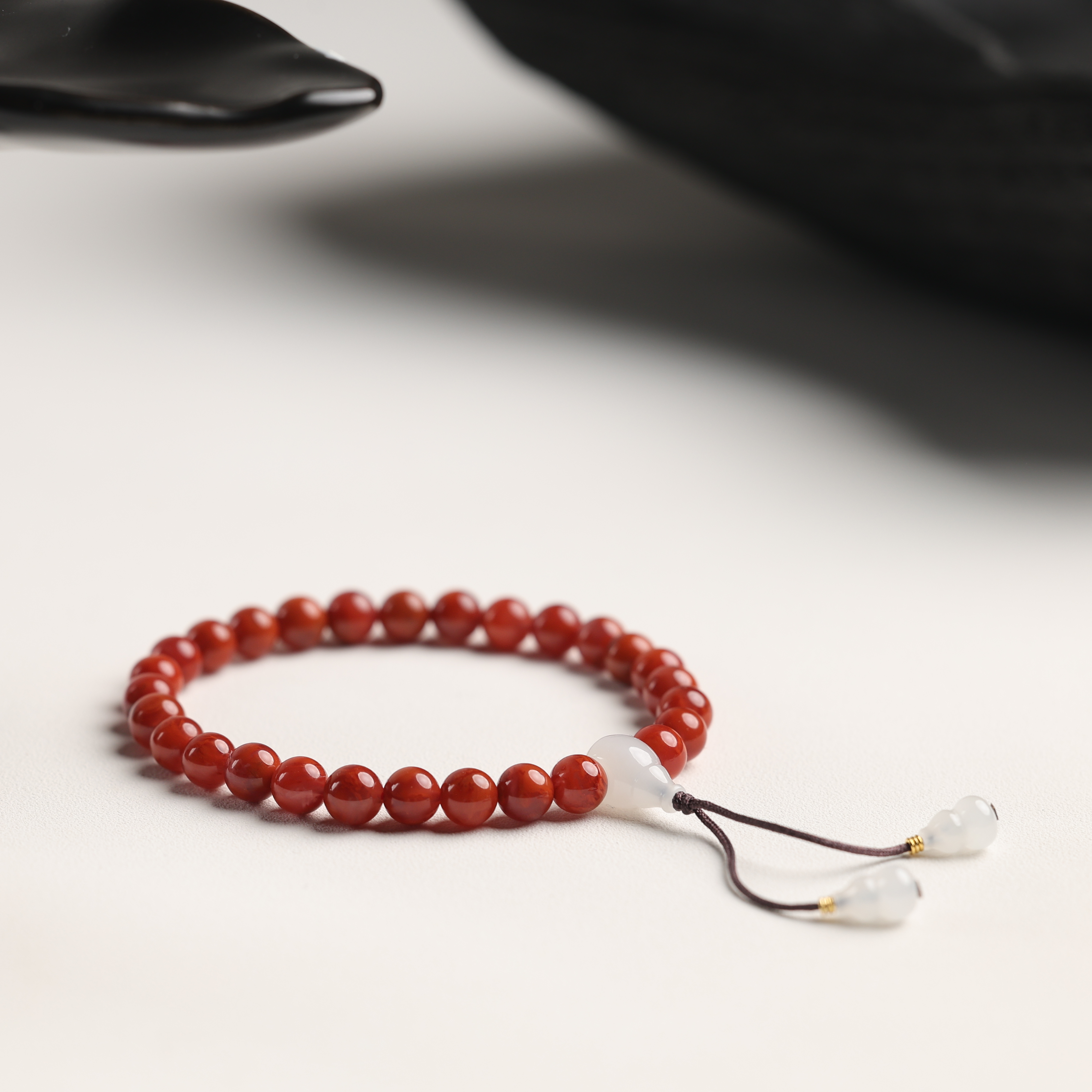 “沁园”严选精品天然原矿南红火焰纹6mm+手串