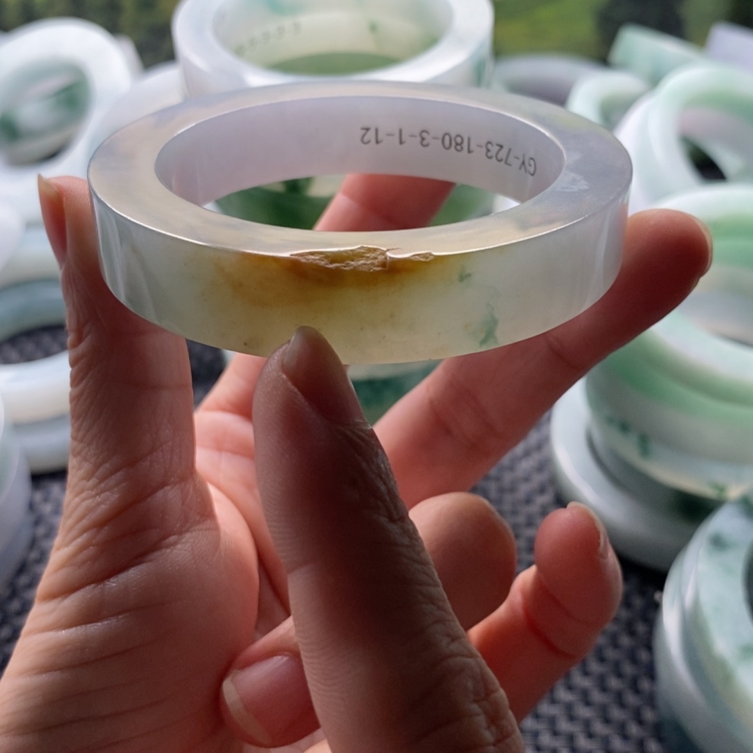 定制翡翠手镯未镶嵌开*