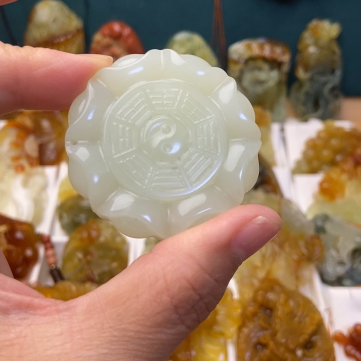 蛇纹石玉合金颈饰