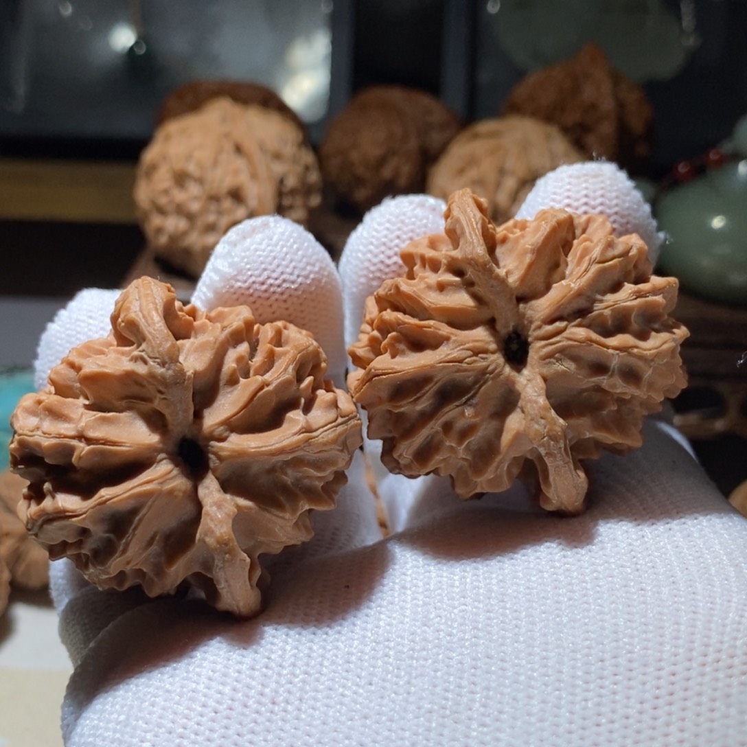 柔***卉文玩核桃吊坠苹果园41