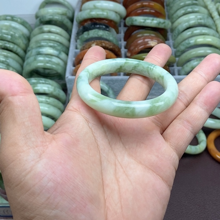 蛇纹石玉手镯未镶嵌咕*噜