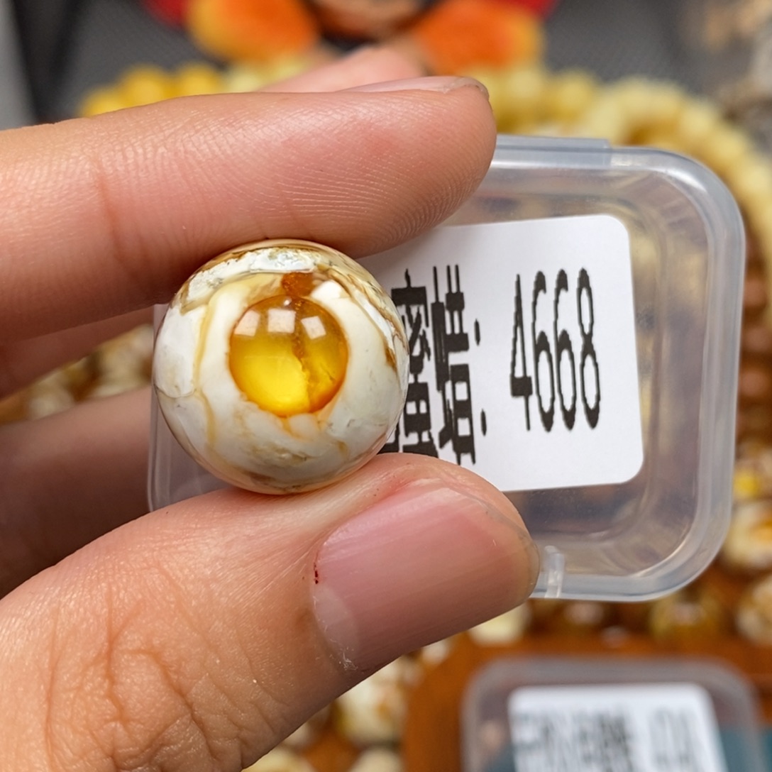 蜜蜡未镶嵌珠宝奇石4668