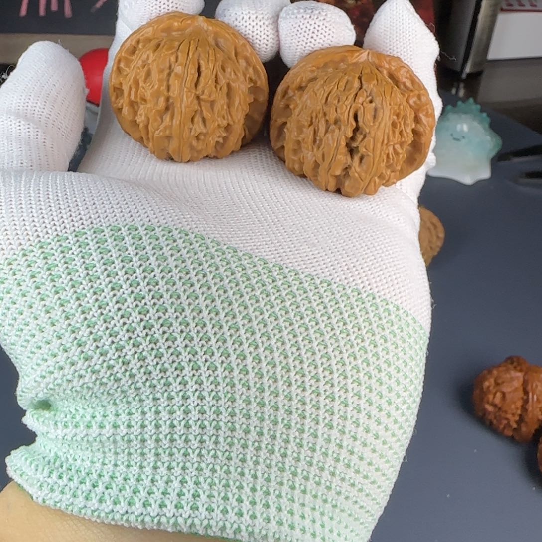 文玩核桃把件九*虎39全品球白