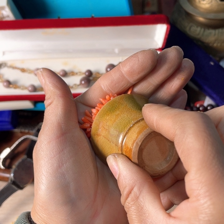 白**翅新亿阁祝福大家新年快乐