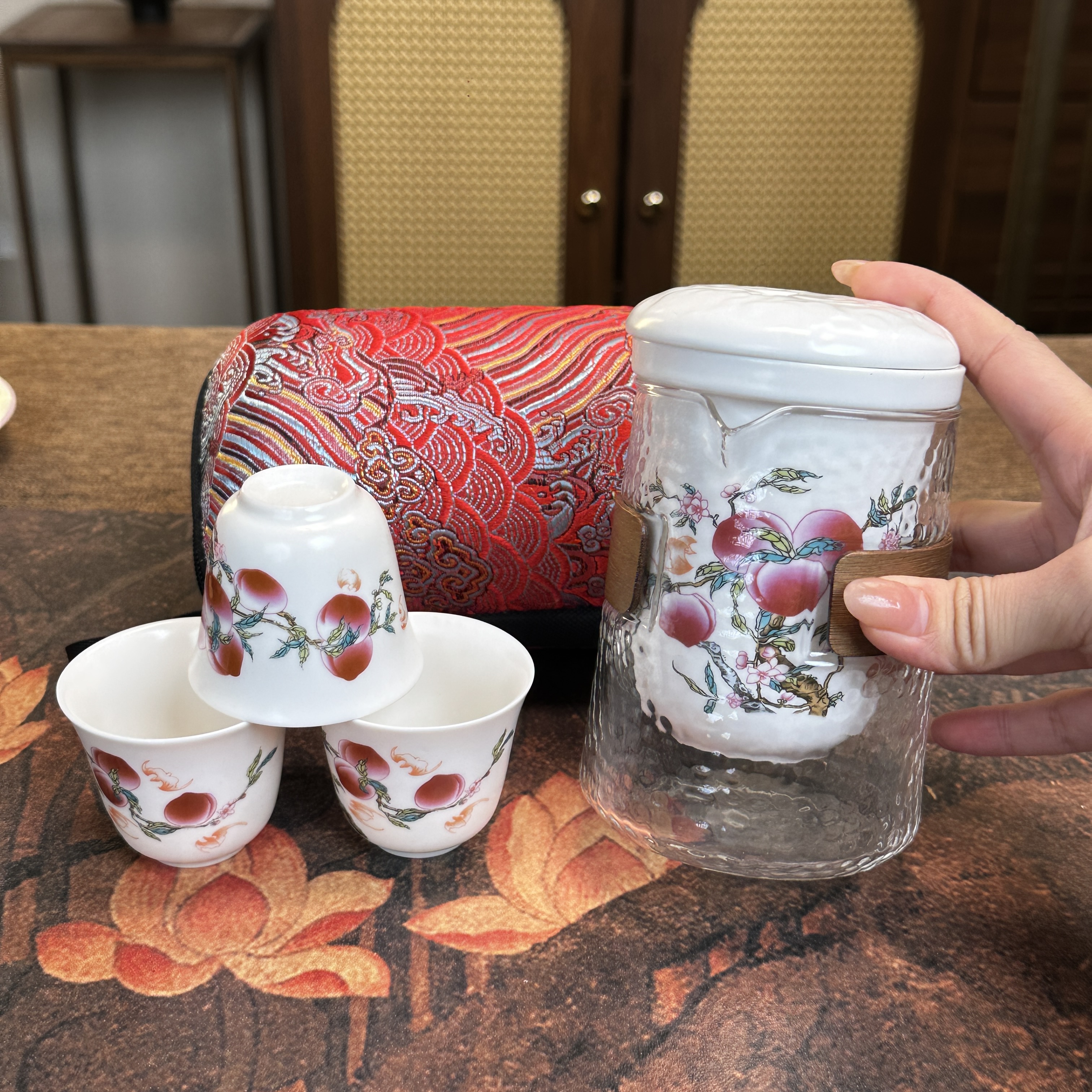 LH40-九桃五福粉彩旅行茶具一壶三杯