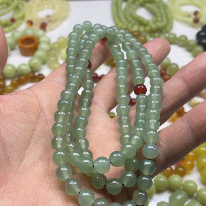 蛇纹石玉项链未镶嵌