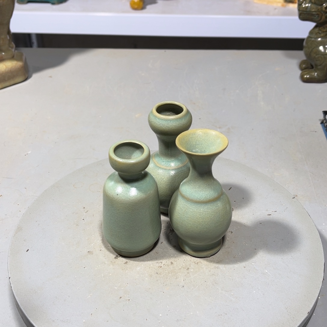 瓶一**盈汝窑瓷器品相完美