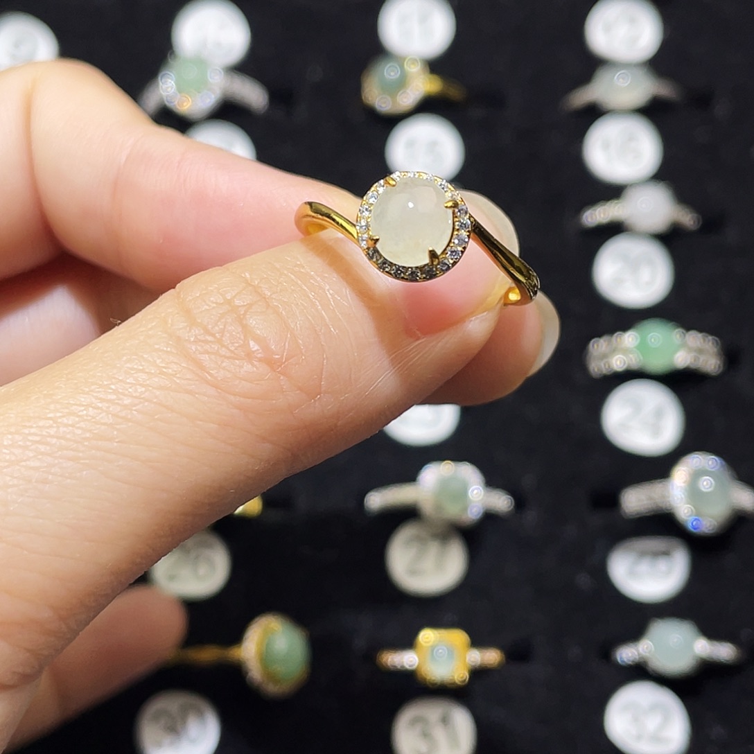 翡翠未镶嵌戒指戒指