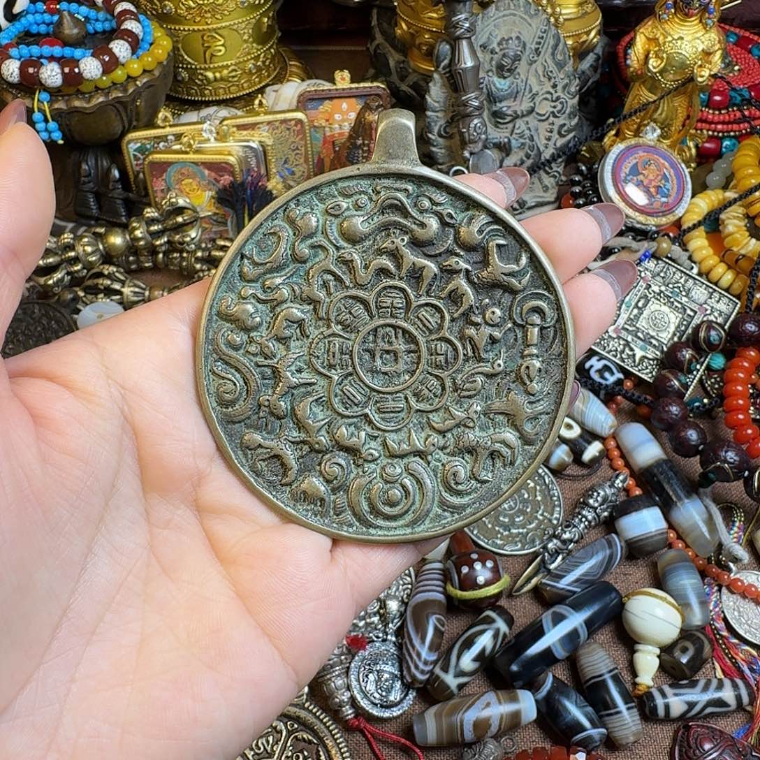 泥塑扎西德勒独特设计