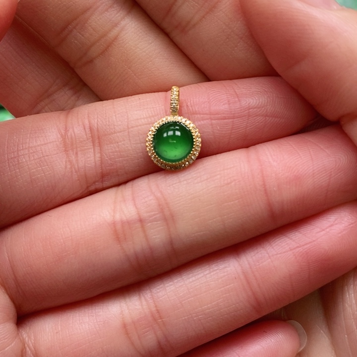 翡翠颈饰未镶嵌吊坠