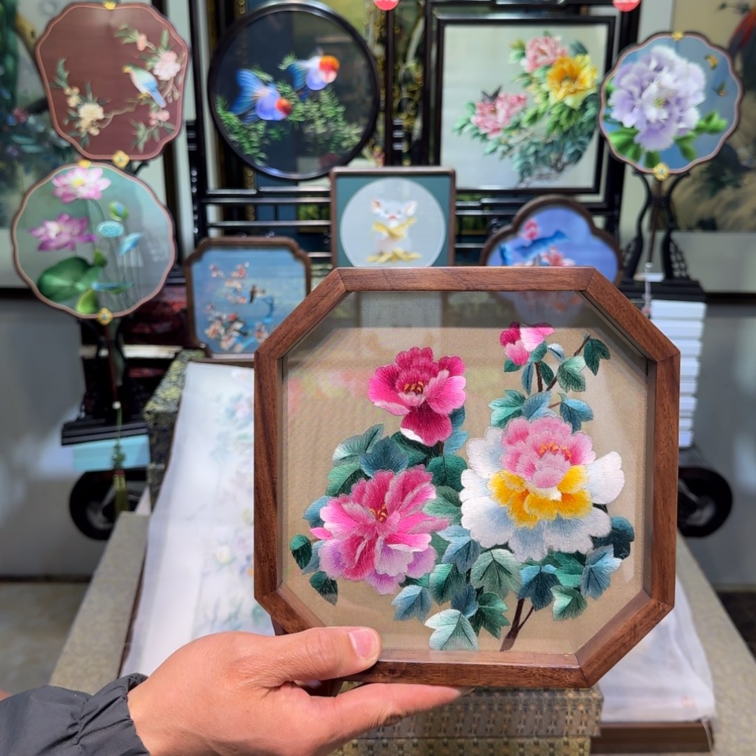 刺绣刺绣工艺精湛