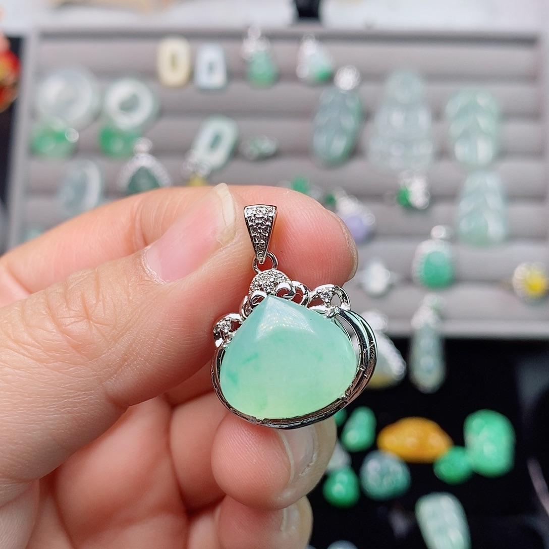 翡翠银S925镶嵌颈饰