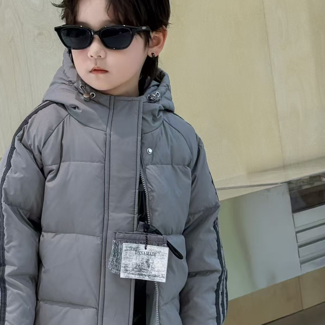 5055男女童时髦潮流个性休闲百搭冬季袖子压条纯色防寒服
