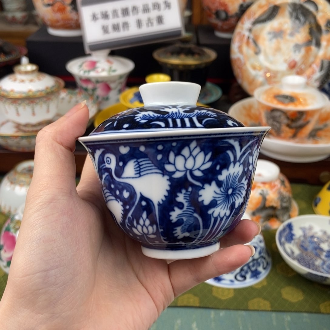 陶瓷的设计师是一个人