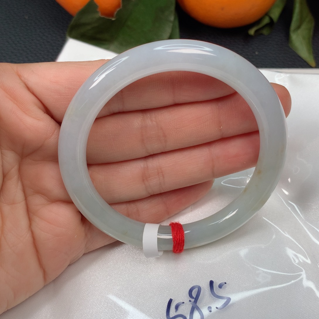 翡翠手镯未镶嵌一****，，，，，，，，，，，，，，，