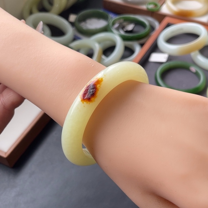 未镶嵌手镯和田玉