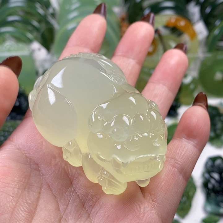 未镶嵌蛇纹石玉颈饰胡****5