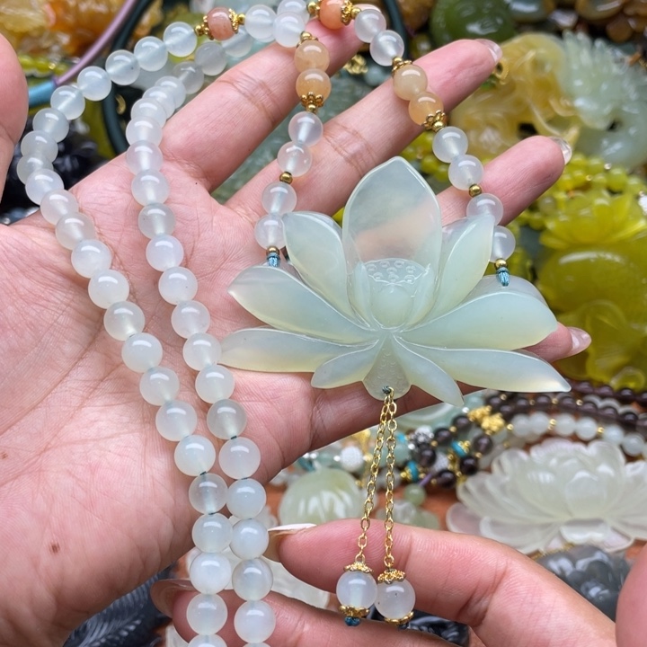 蛇纹石玉未镶嵌颈饰