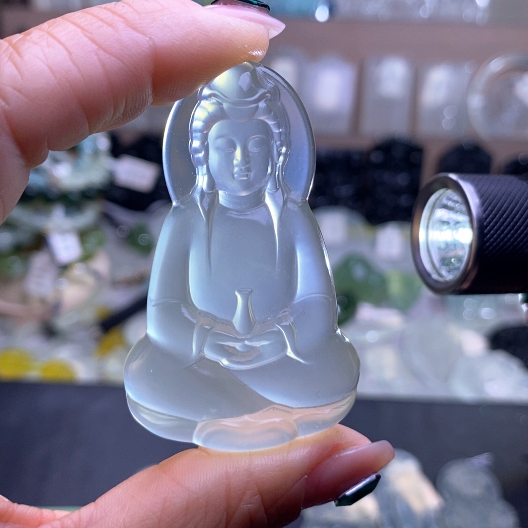 罗***汉蛇纹石玉未镶嵌颈饰