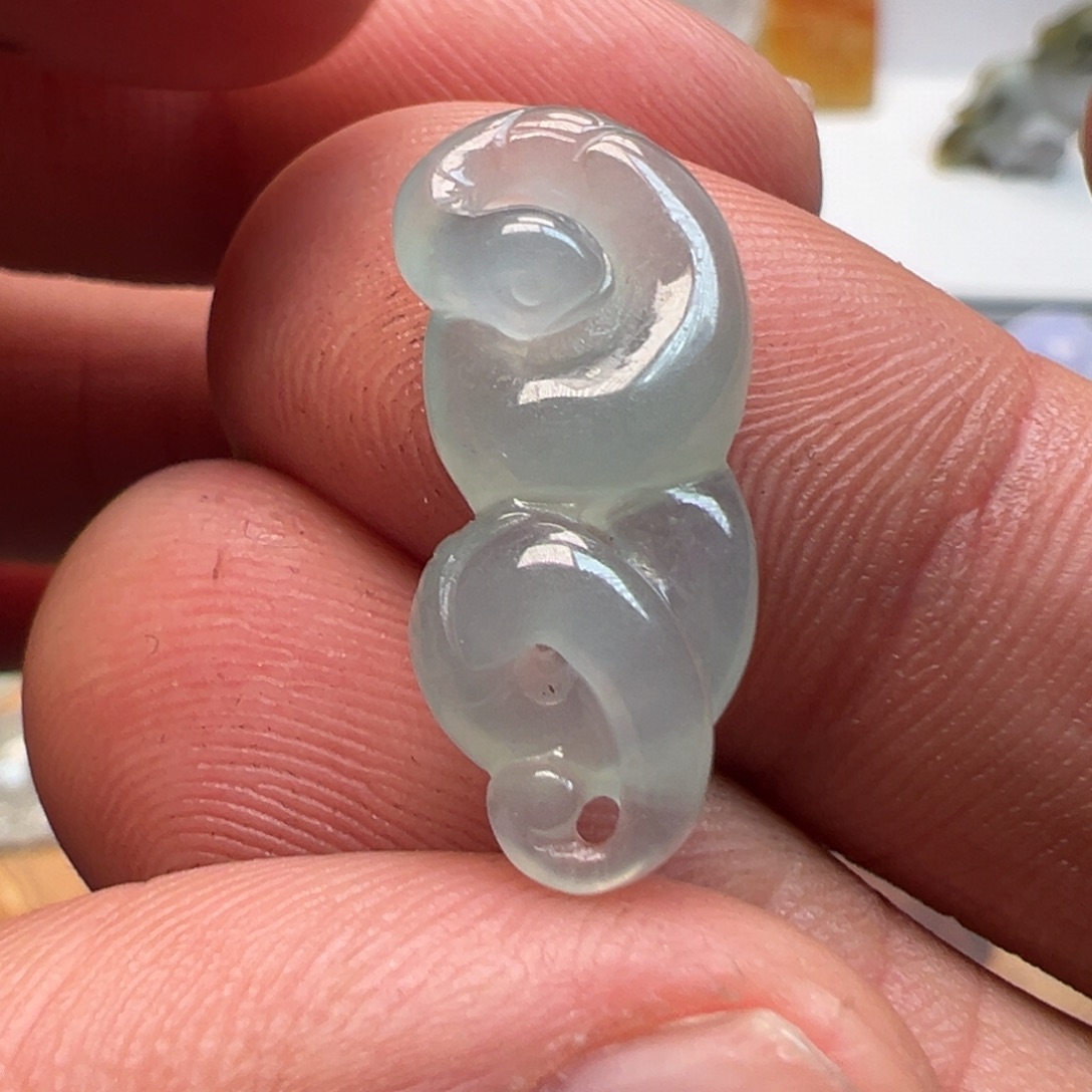 翡翠未镶嵌颈饰翡翠首饰