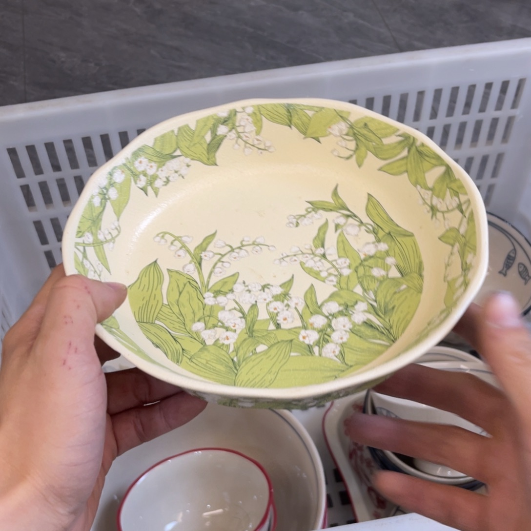 陶瓷微瑕餐具介意勿拍，满18飞！