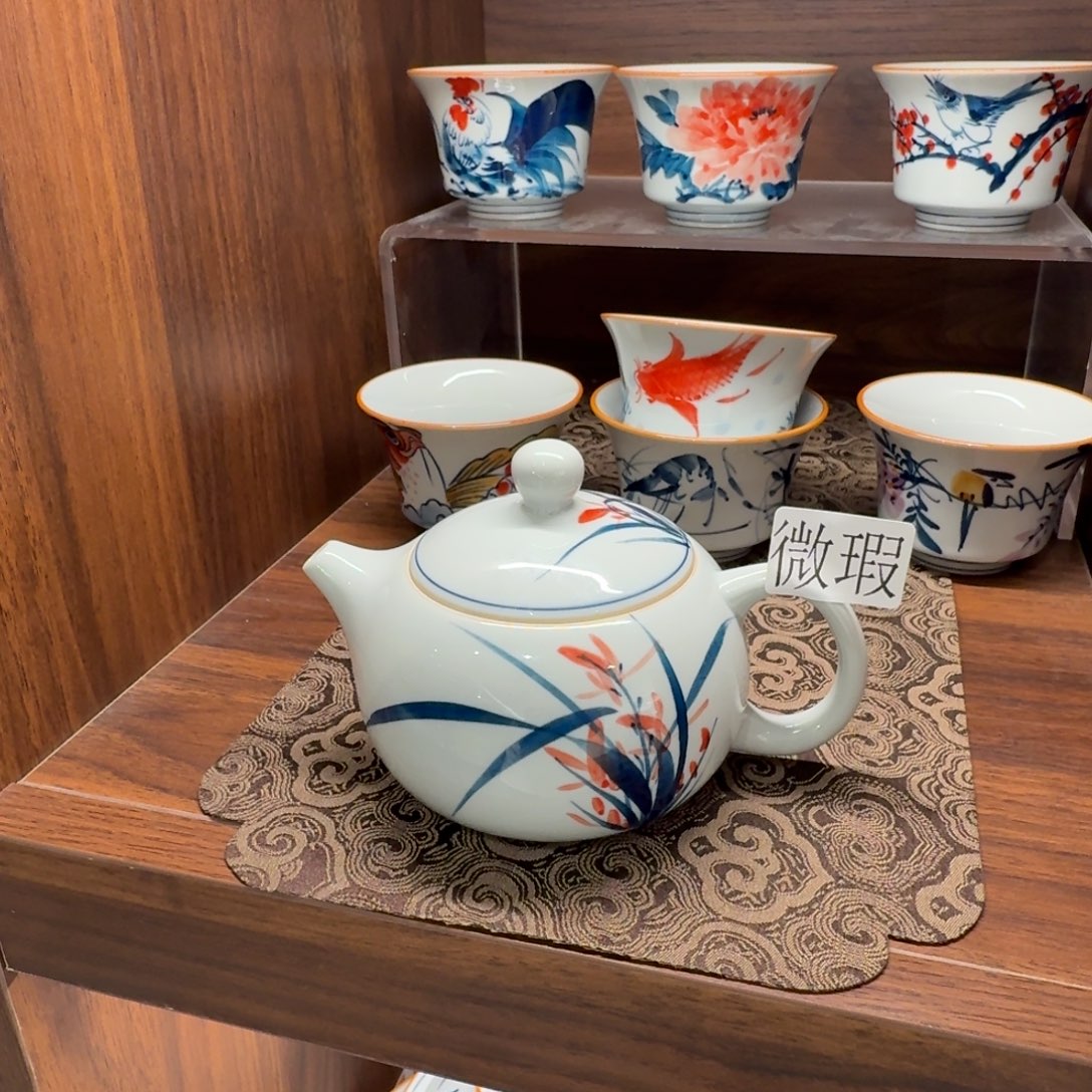 釉下手绘茶具微瑕