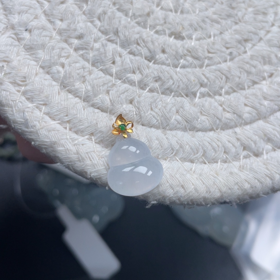 翡翠18K金镶嵌颈饰天然A货缅甸翡翠