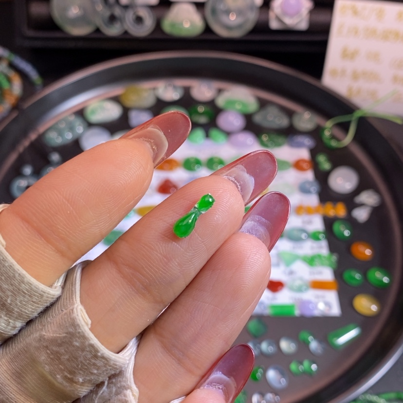 【闪购商品】翡翠挂件未镶嵌水滴