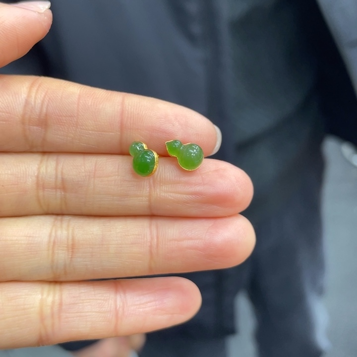 和田玉18K金镶嵌耳饰