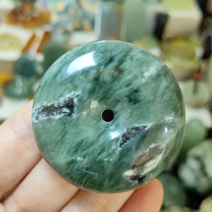 岫玉未镶嵌平安扣