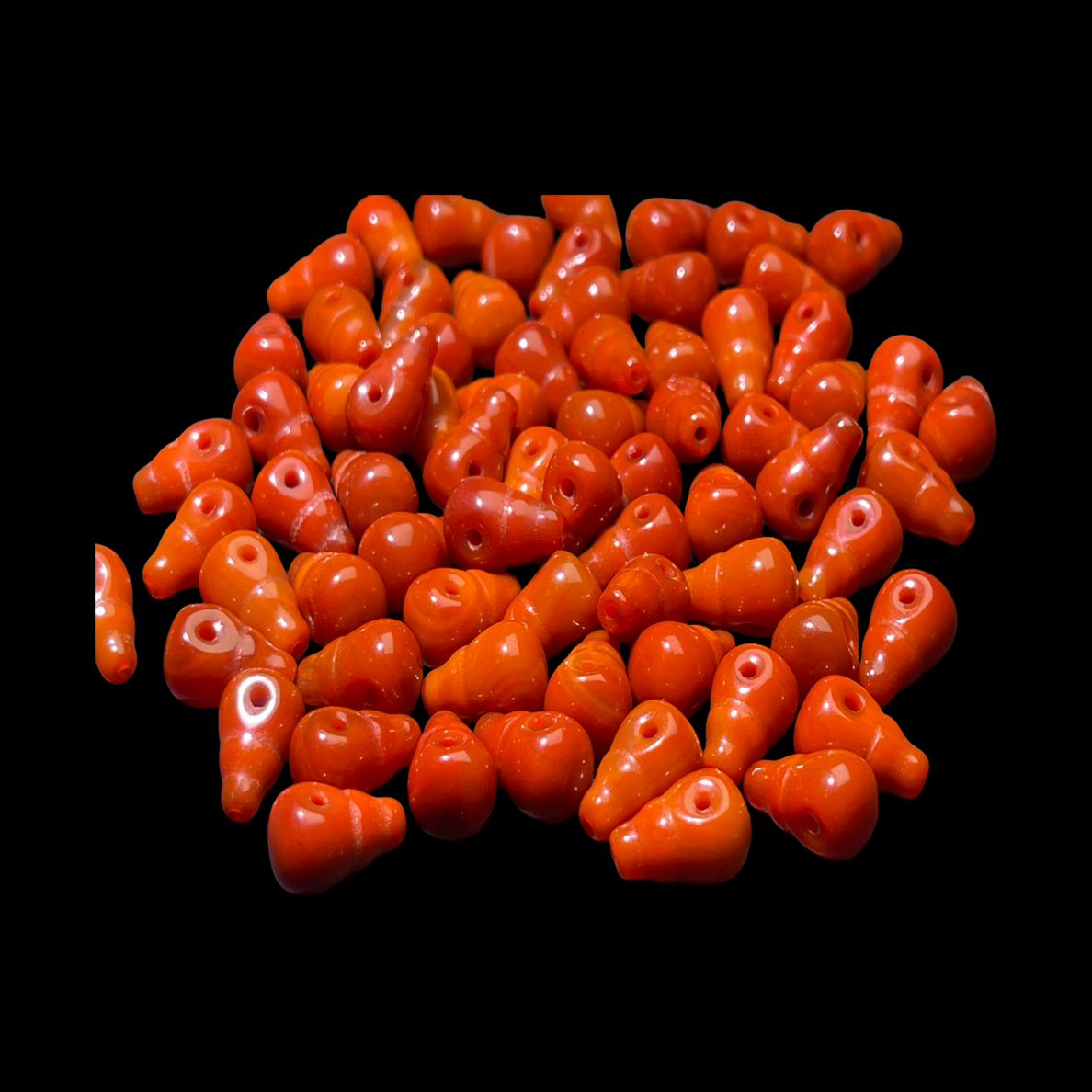 川料南红三通8*13mm左右多样性发其一