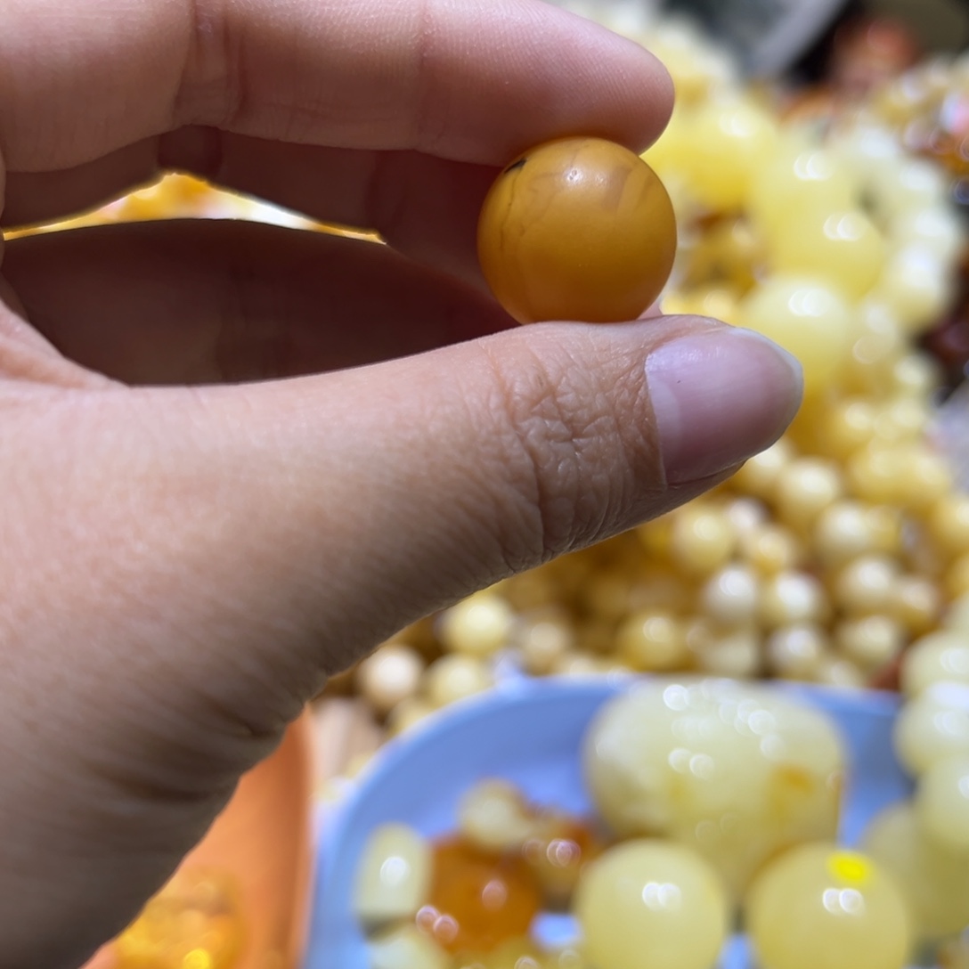 琥珀珠宝奇石未镶嵌