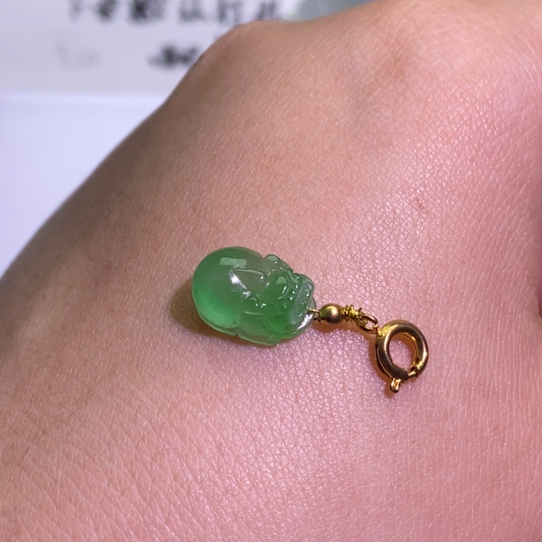 翡翠未镶嵌颈饰吊坠