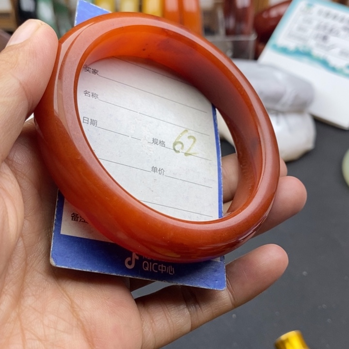未镶嵌手镯石英质玉