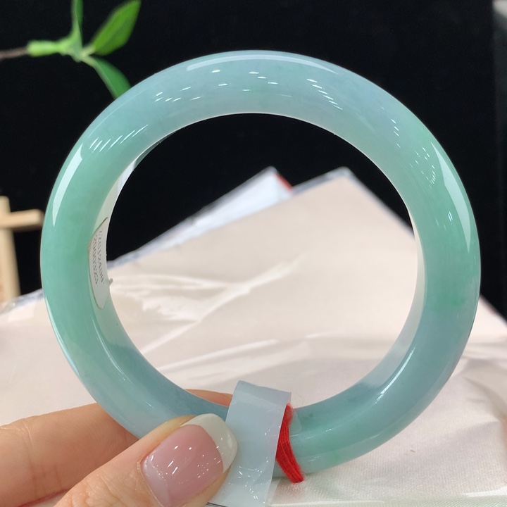 翡翠手镯未镶嵌111-0323