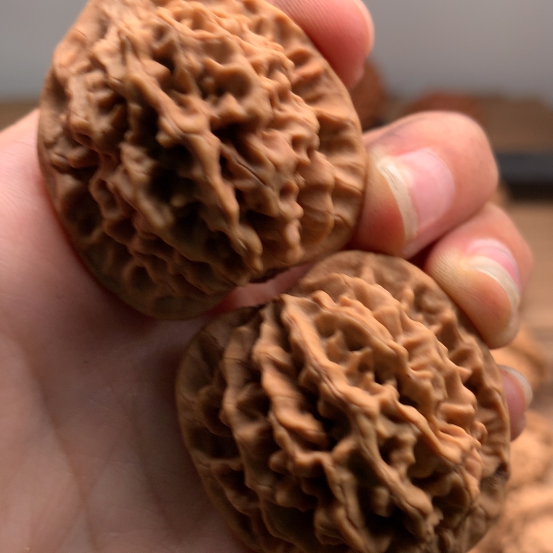 文玩核桃吊坠萌****?秦闷