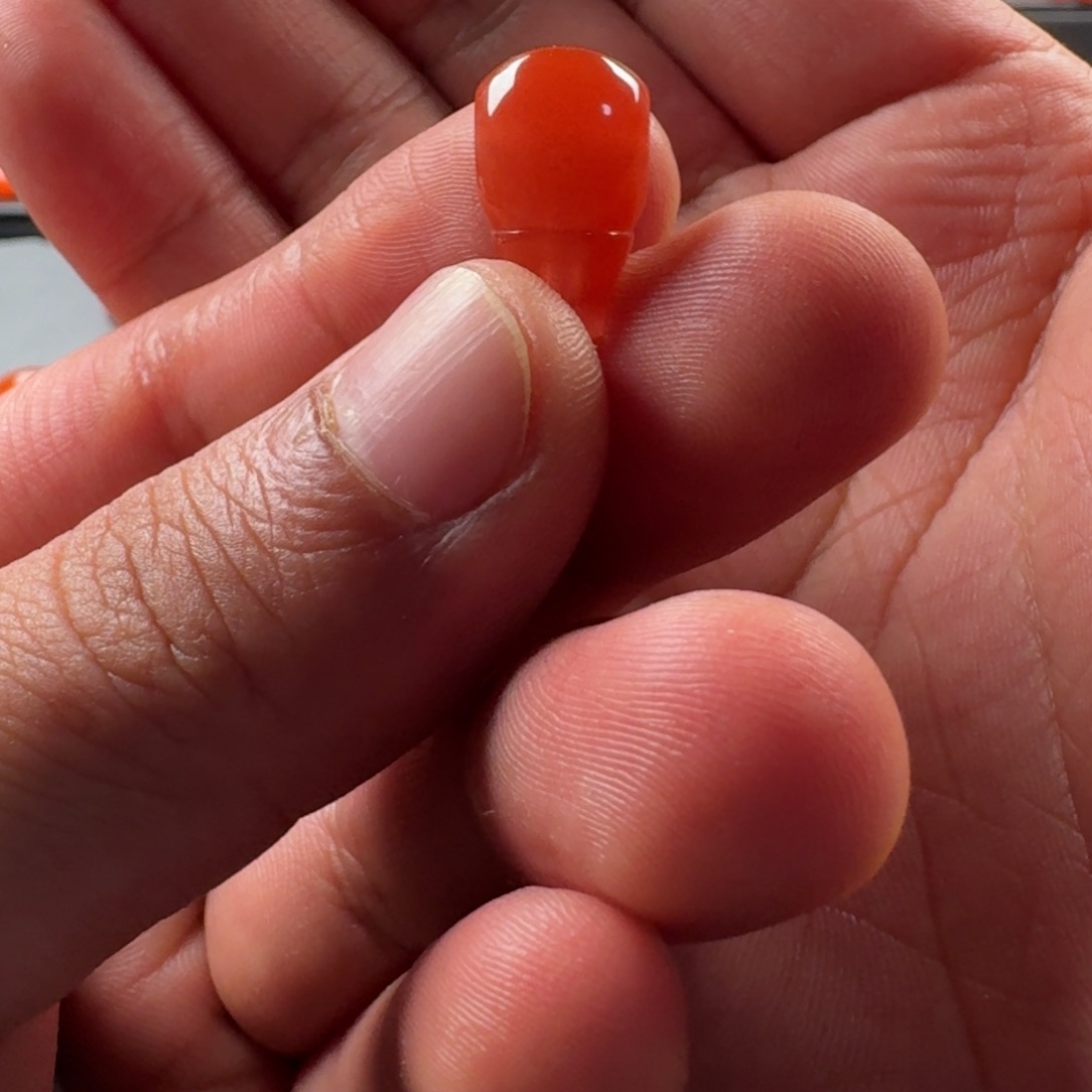 南红玛瑙未镶嵌三通对孔9.9