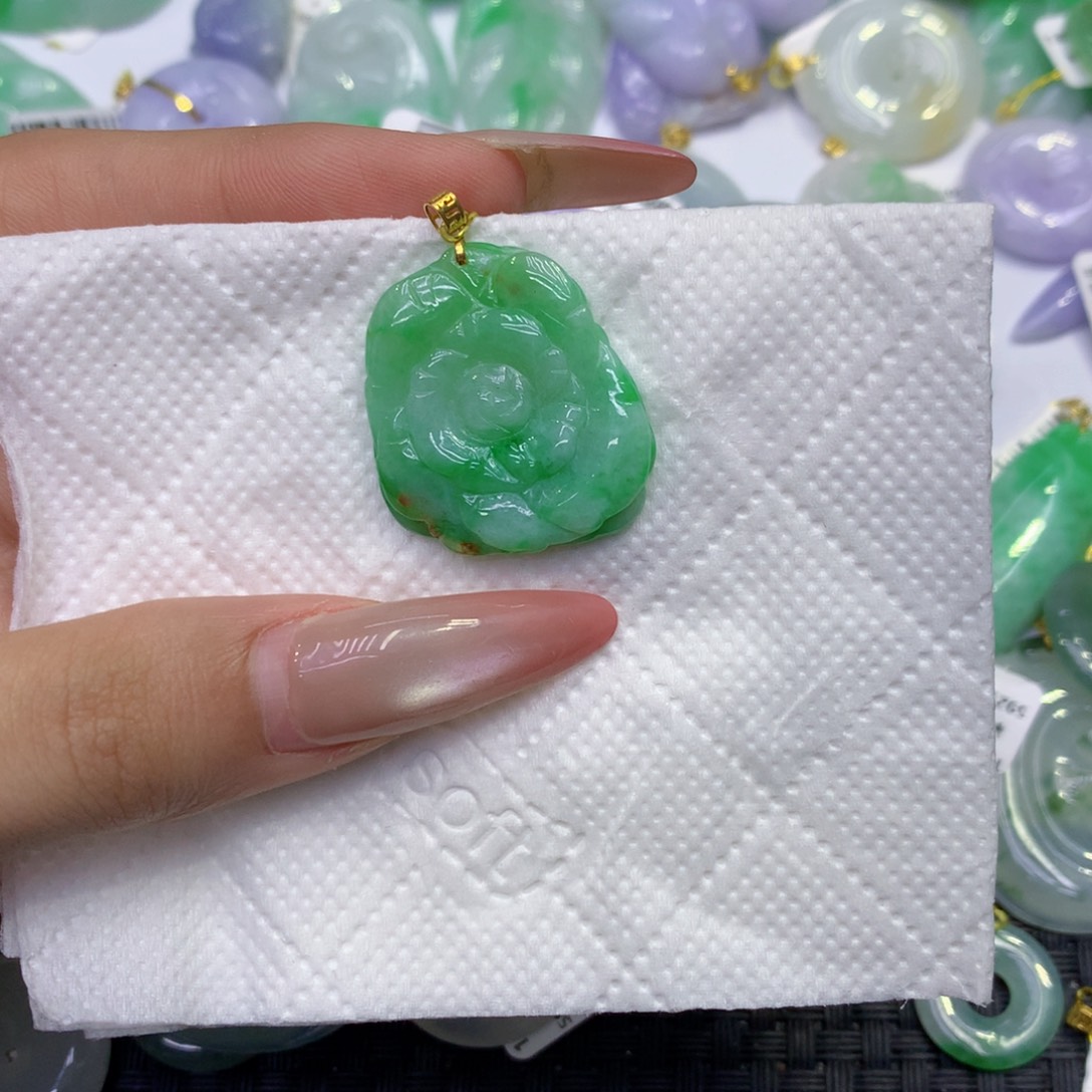 翡翠18K金镶嵌颈饰1111111111