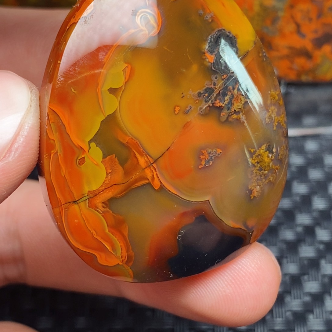 玛瑙/玉髓吊坠(不含链)未镶嵌是***庆