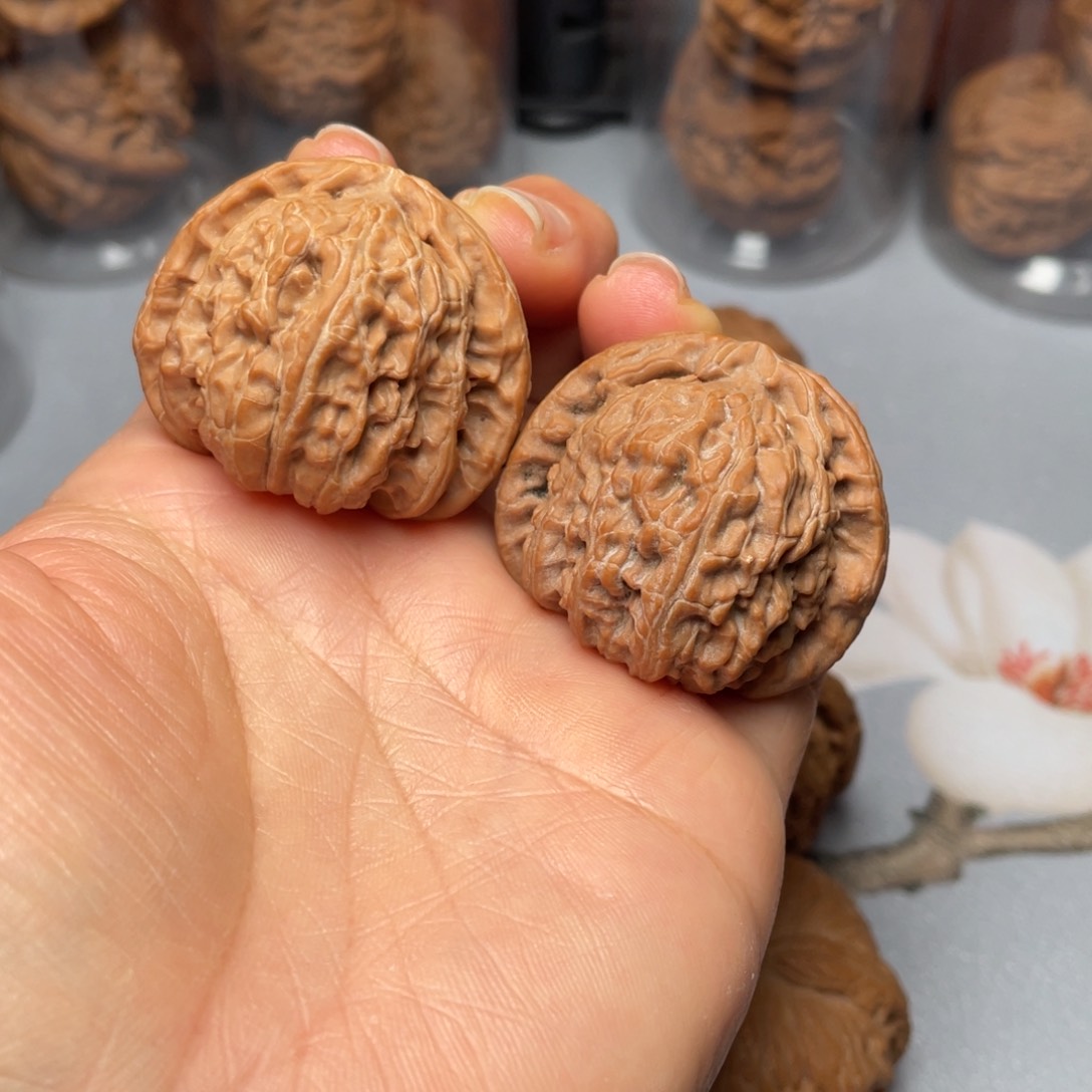 【闪购商品】文玩核桃吊坠原装白狮子………