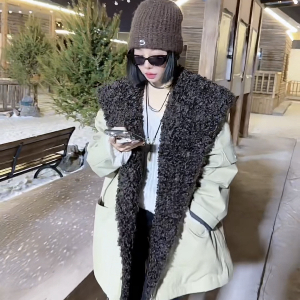 【木棉】冬季新款皮草中长款白鸭羽绒派克服大衣皮毛一体毛领A813