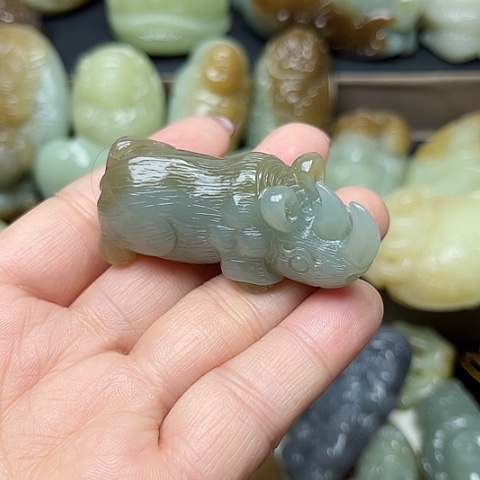 颈饰未镶嵌和田玉