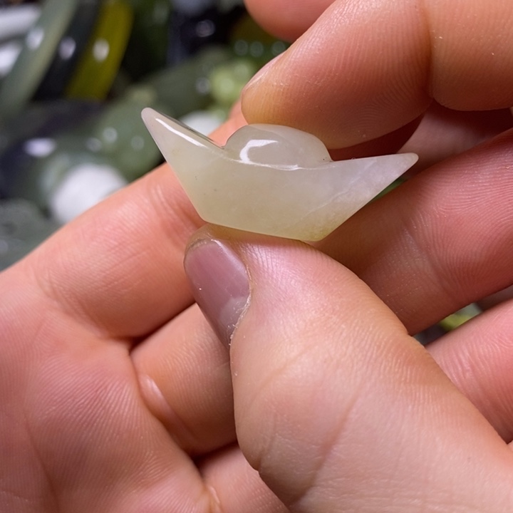 岫玉岫玉颈饰未镶嵌