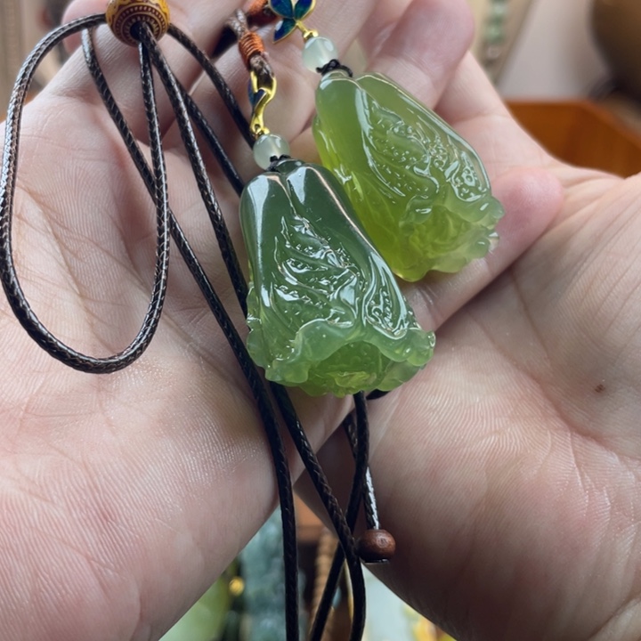 用***5蛇纹石玉未镶嵌吊坠