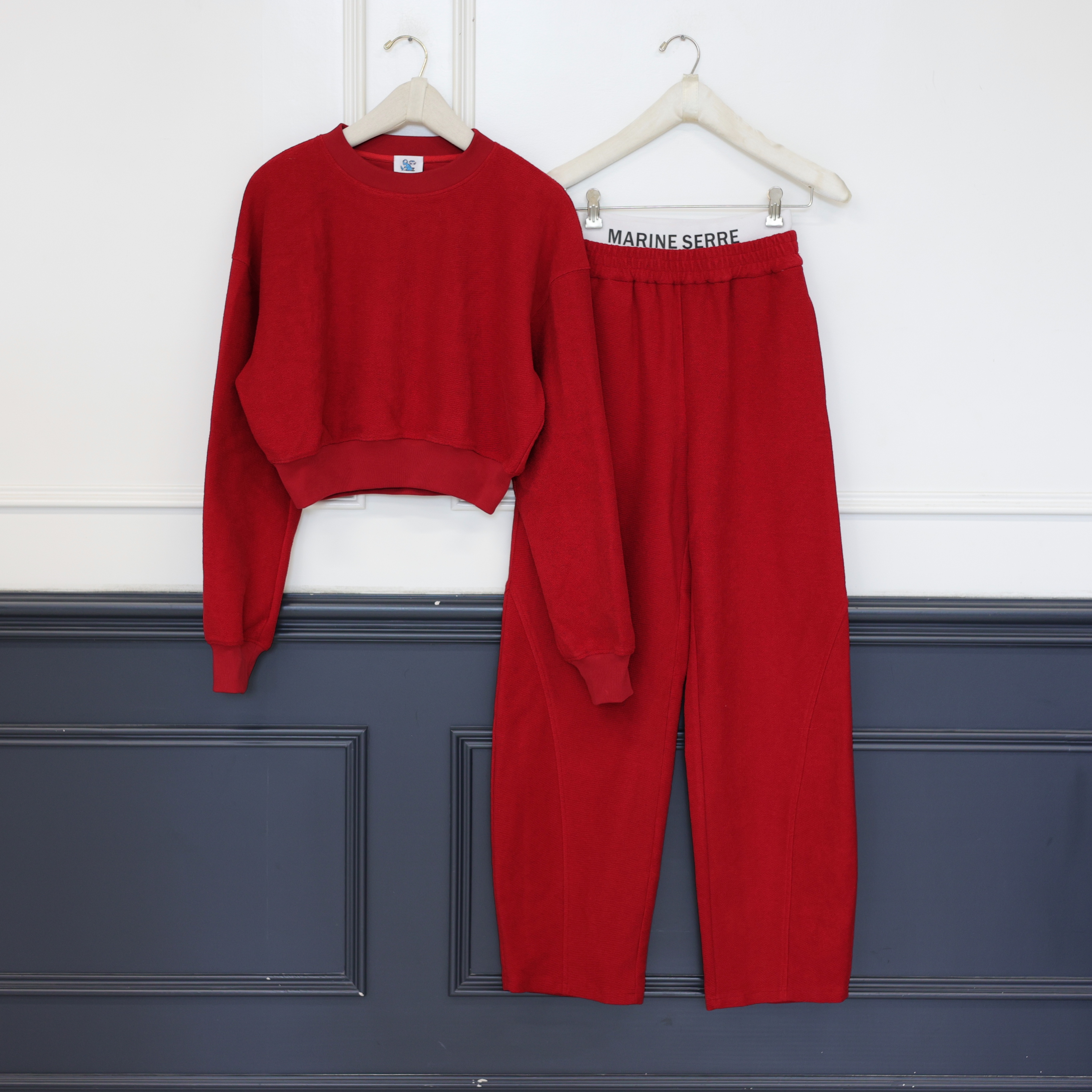 2512002【壁虎姐】GECKO新款 红色圆领套头运动风长袖松紧腰套装