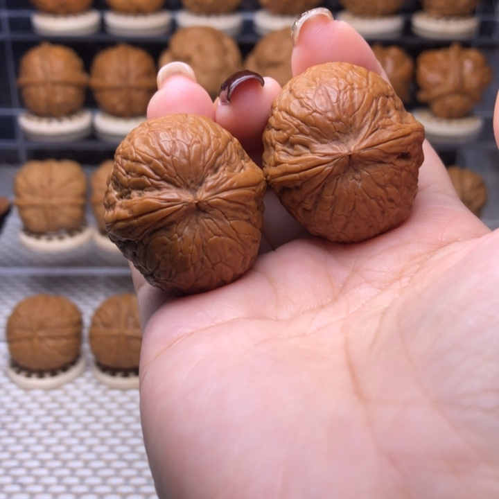 文玩核桃把件4号铁锤妹妹35尺