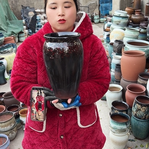 口17高29瑕疵盆子。  