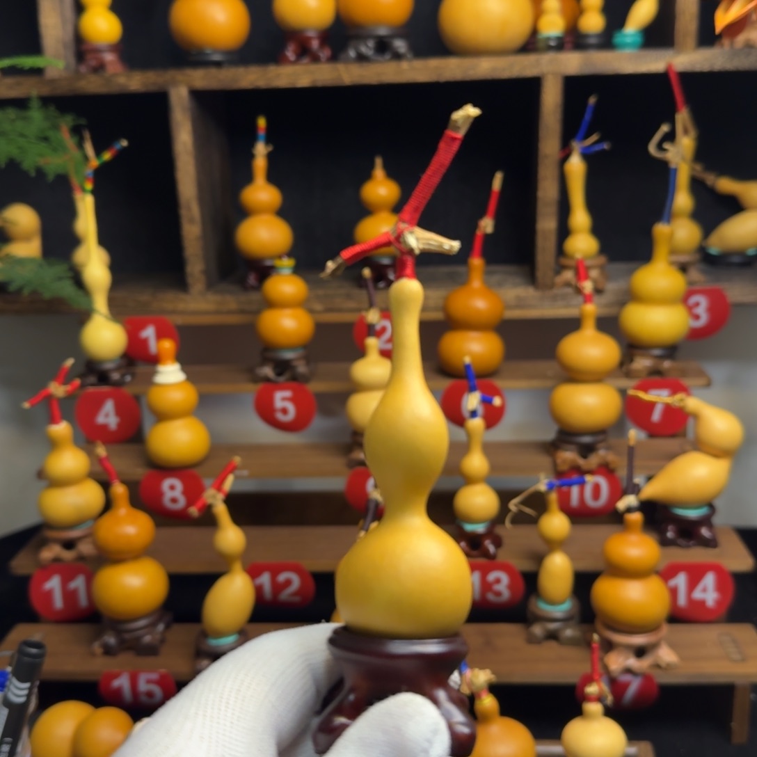 七***安精品手把观音瓶无暇