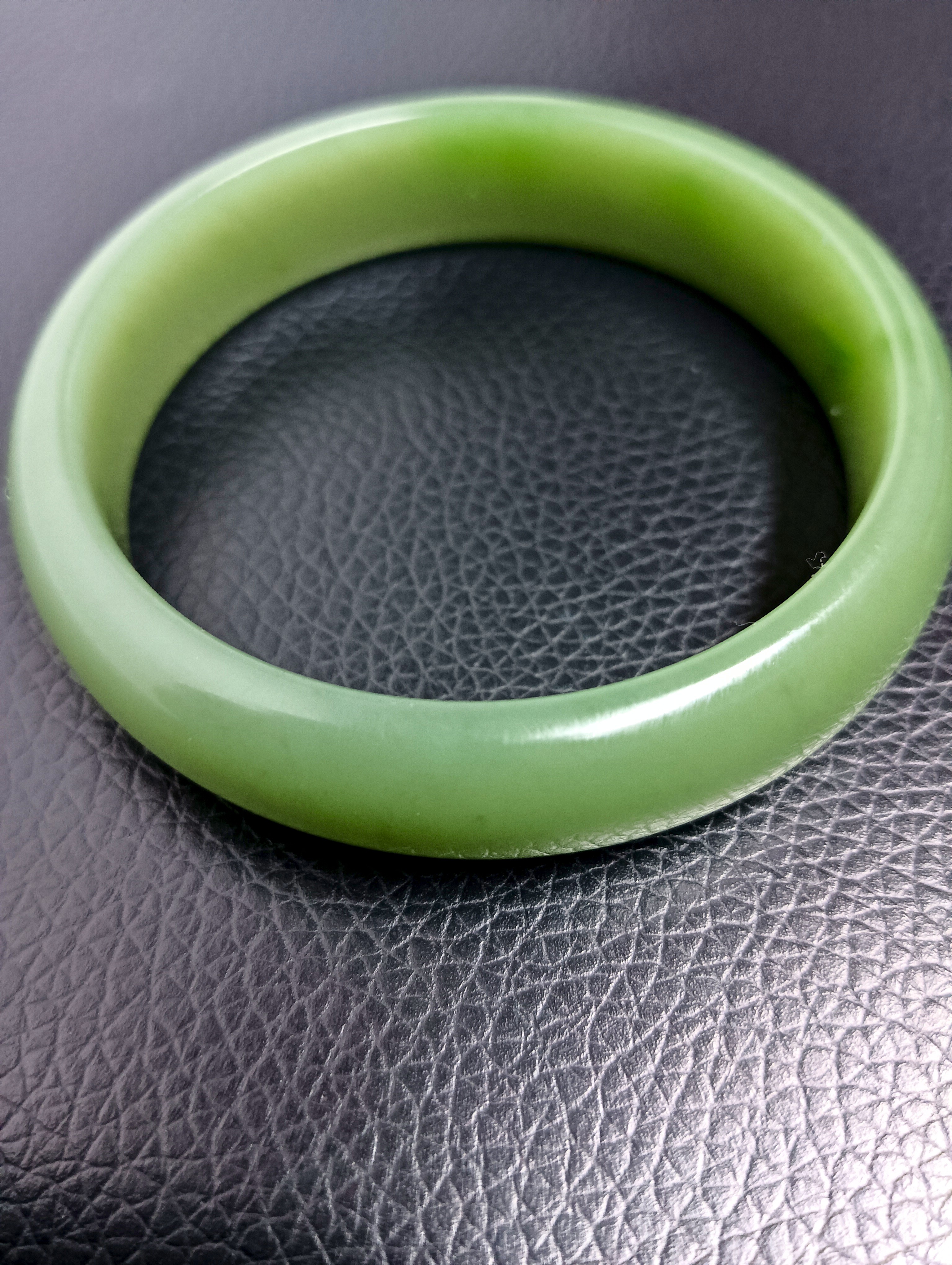 七号矿老矿碧玉手镯无黑点高品质手镯