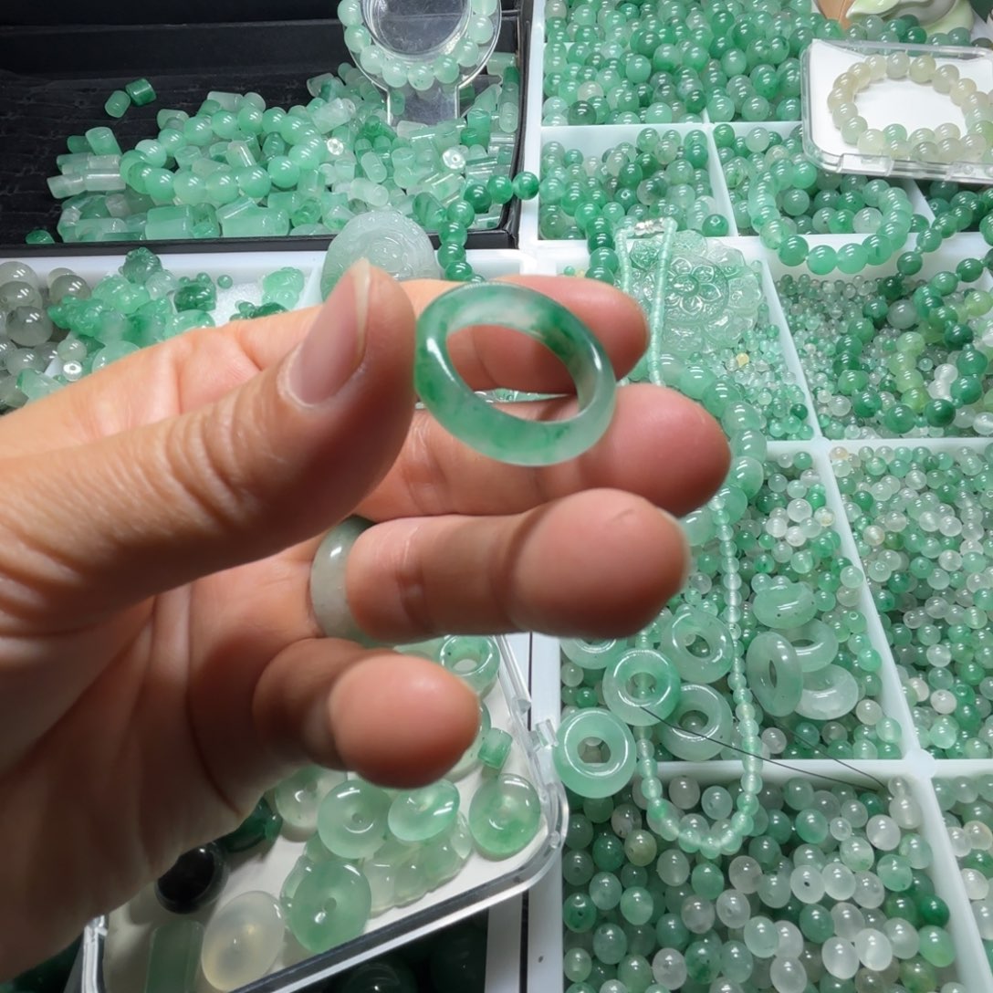 石英质玉（非洲翠）未镶嵌港码15号戒指